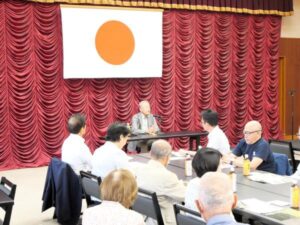 金子眞土先生による講演会の様子